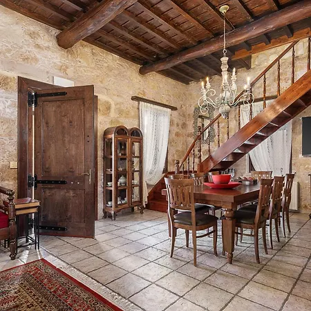 Arhontariki Villa *